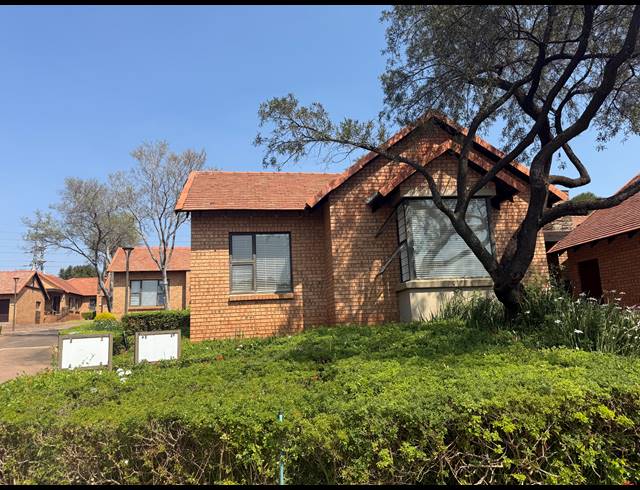 2 BEDROOM SECTIONAL TITLE FOR SALE IN NEWLANDS